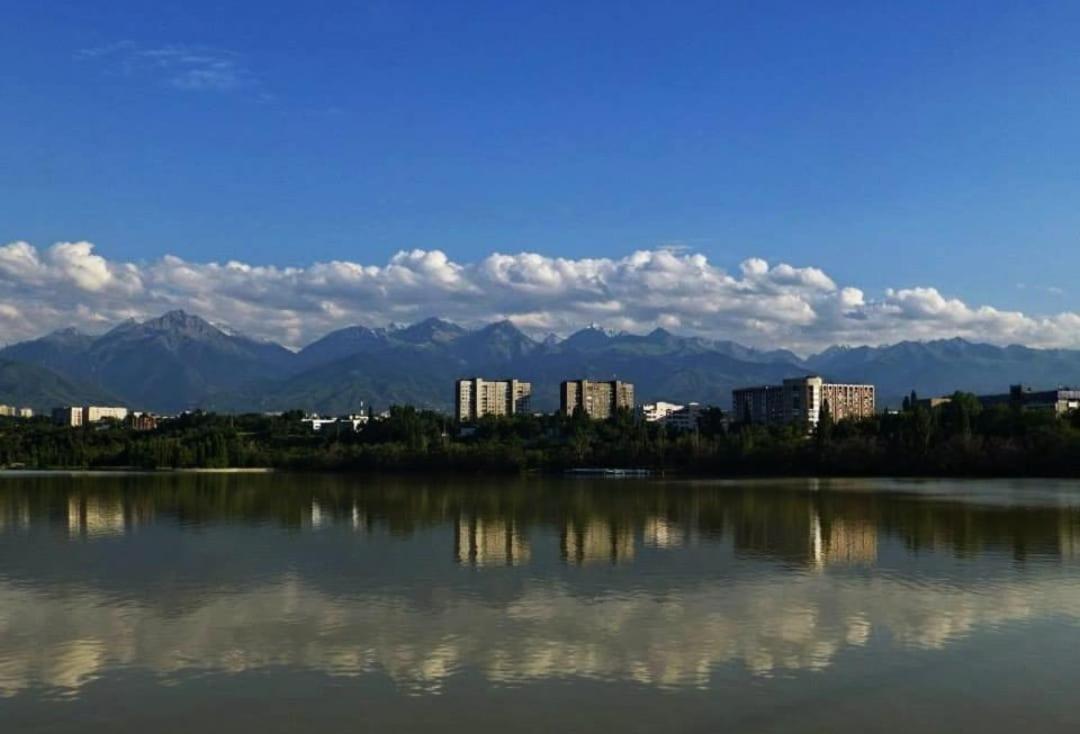 Tastaq Hostel Almaty Ngoại thất bức ảnh