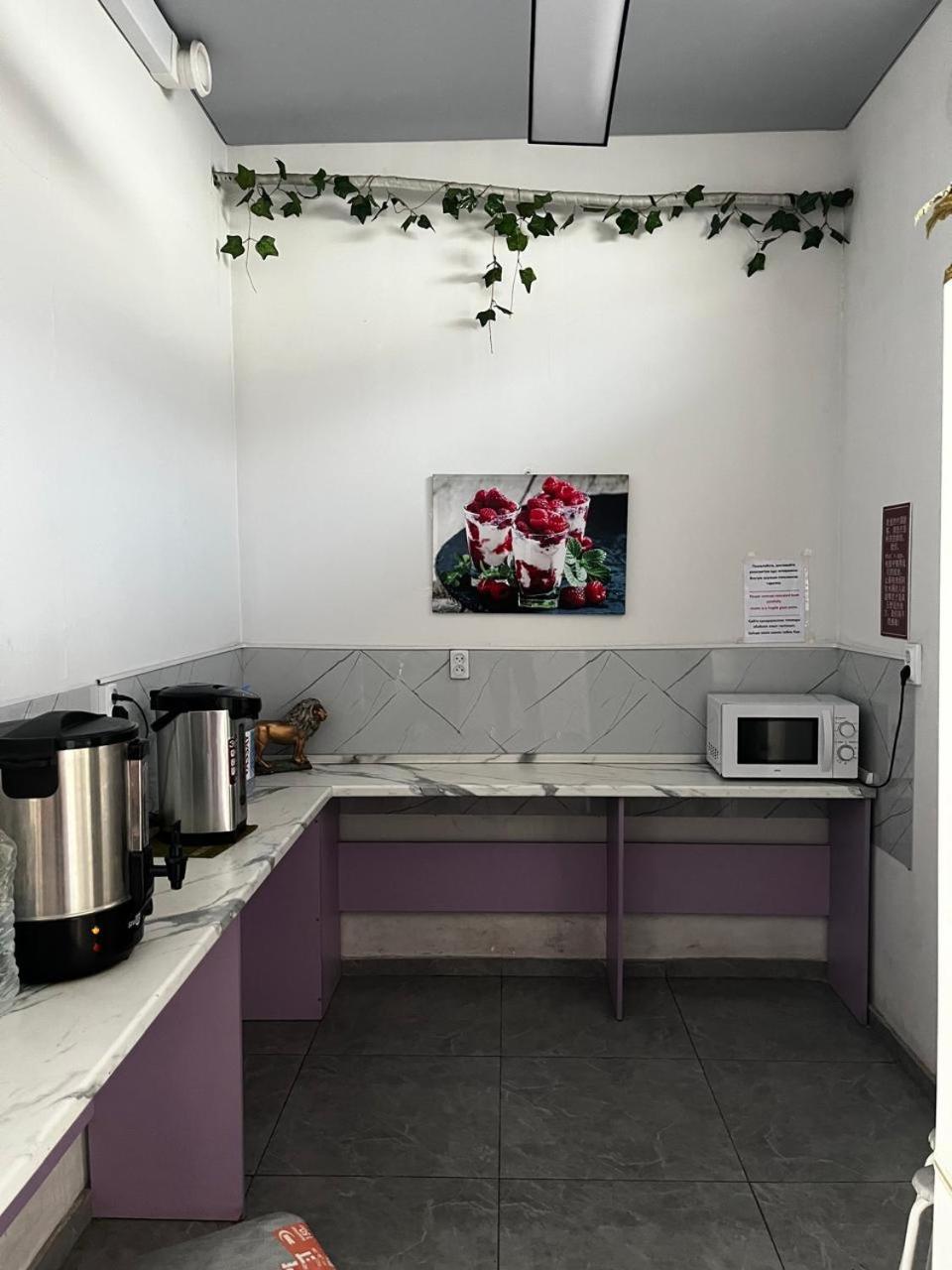 Tastaq Hostel Almaty Ngoại thất bức ảnh