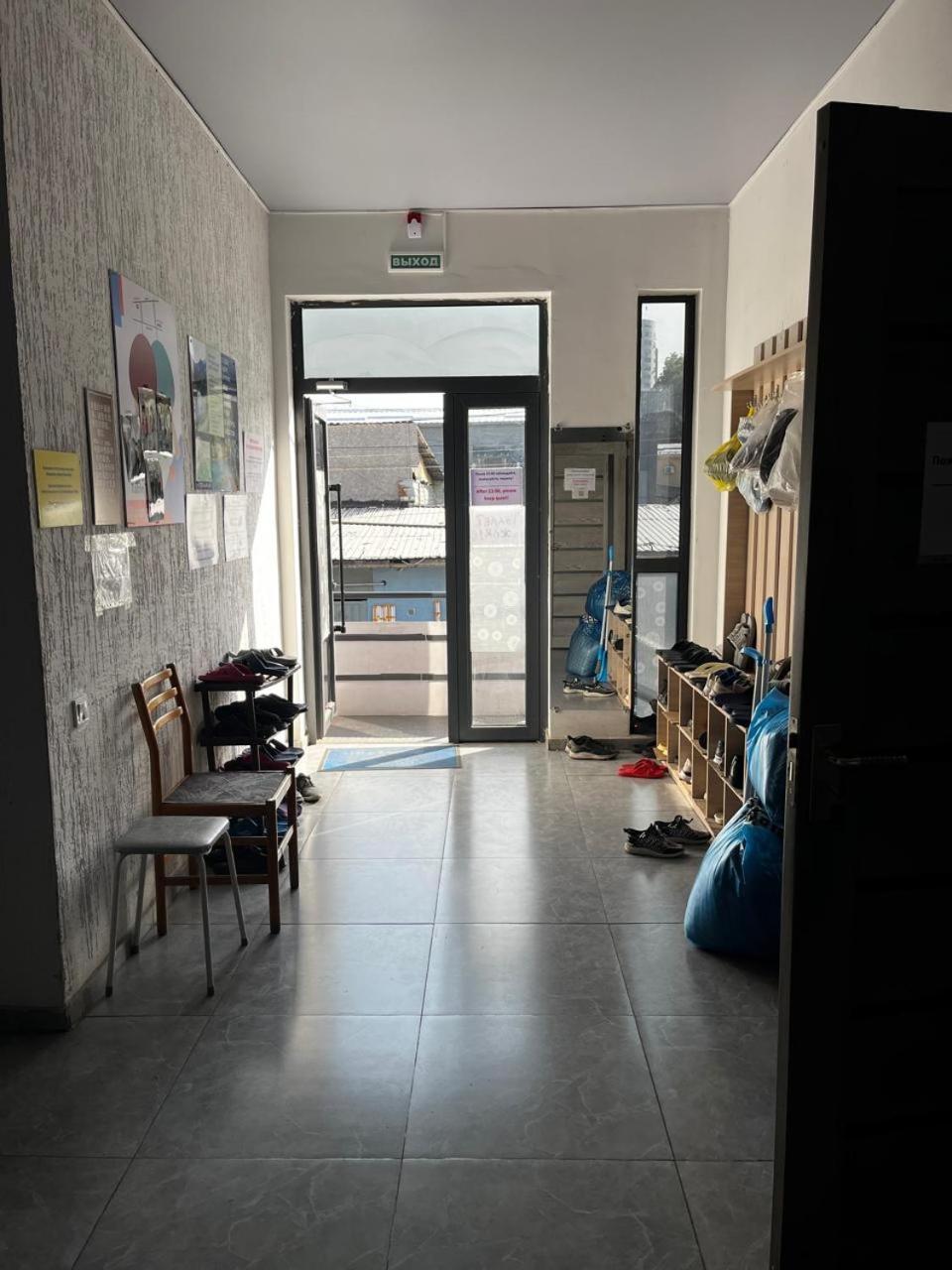 Tastaq Hostel Almaty Ngoại thất bức ảnh